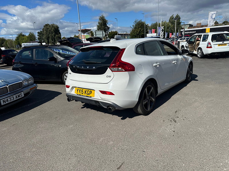 Volvo V40 1.6 D2 R-Design Hatchback 5dr Diesel Manual Euro 5 (s/s) (115 ps) 5dr Manual 2026