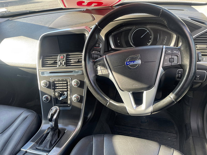 Volvo XC60 2.4 D4 SE Lux Nav SUV 5dr Diesel Geartronic AWD Euro 5 (181 ps) 5dr Automatic 2026