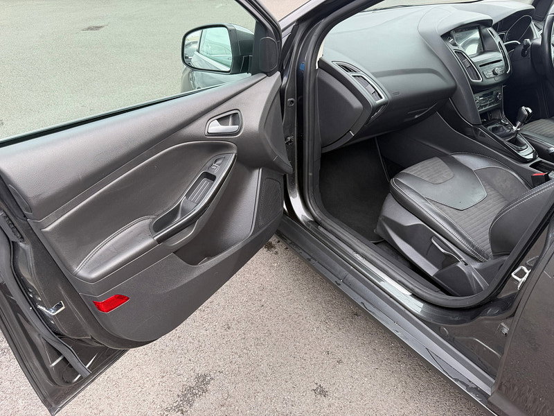 Ford Focus 1.0T EcoBoost Titanium X Hatchback 5dr Petrol Manual Euro 6 (s/s) (125 ps)