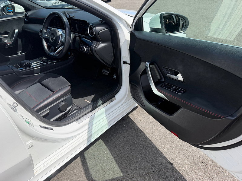 Mercedes-Benz A Class 1.5 A180d AMG Line Hatchback 5dr Diesel 7G-DCT Euro 6 (s/s) (116 ps)