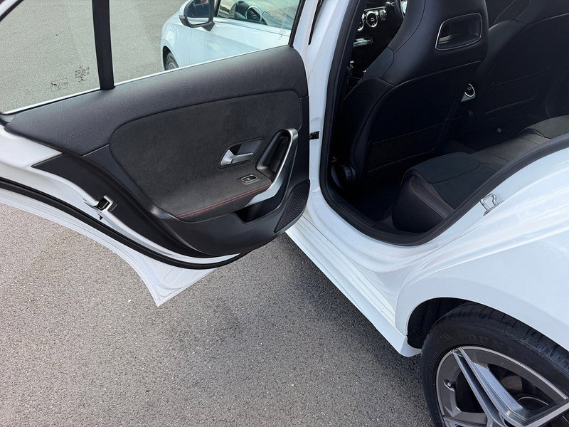 Mercedes-Benz A Class 1.5 A180d AMG Line Hatchback 5dr Diesel 7G-DCT Euro 6 (s/s) (116 ps)