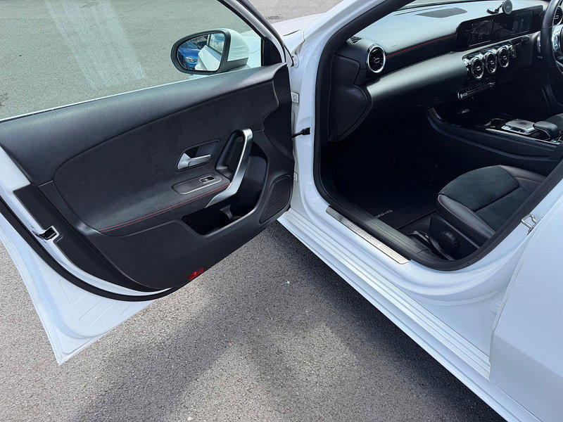 Mercedes-Benz A Class 1.5 A180d AMG Line Hatchback 5dr Diesel 7G-DCT Euro 6 (s/s) (116 ps)