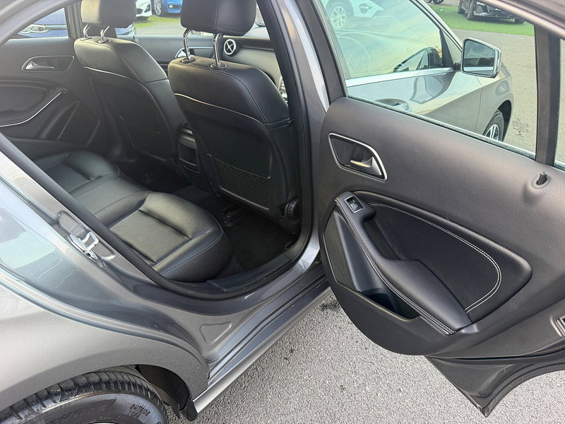 Mercedes-Benz A Class 1.5 A180d SE (Executive) Hatchback 5dr Diesel 7G-DCT Euro 6 (s/s) (109 ps)
