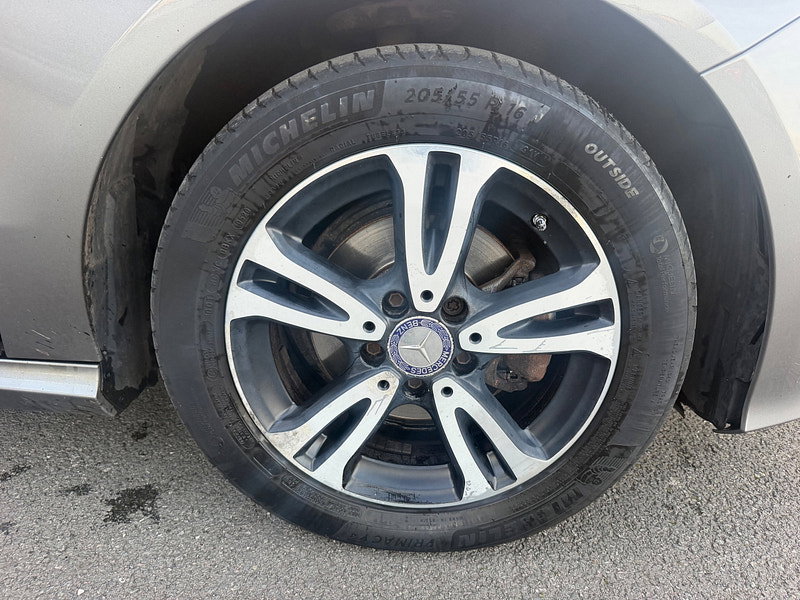 Mercedes-Benz A Class 1.5 A180d SE (Executive) Hatchback 5dr Diesel 7G-DCT Euro 6 (s/s) (109 ps)