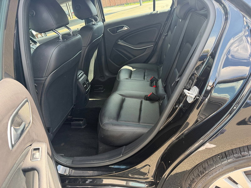 Mercedes-Benz A Class 1.5 A180d Sport (Executive) Hatchback 5dr Diesel 7G-DCT Euro 6 (s/s) (109 ps)