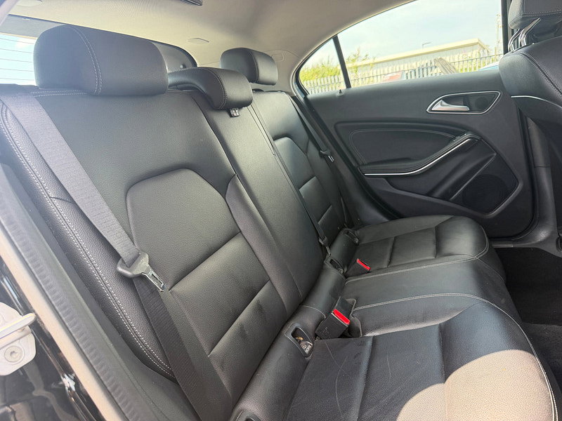 Mercedes-Benz A Class 1.5 A180d Sport (Executive) Hatchback 5dr Diesel 7G-DCT Euro 6 (s/s) (109 ps)