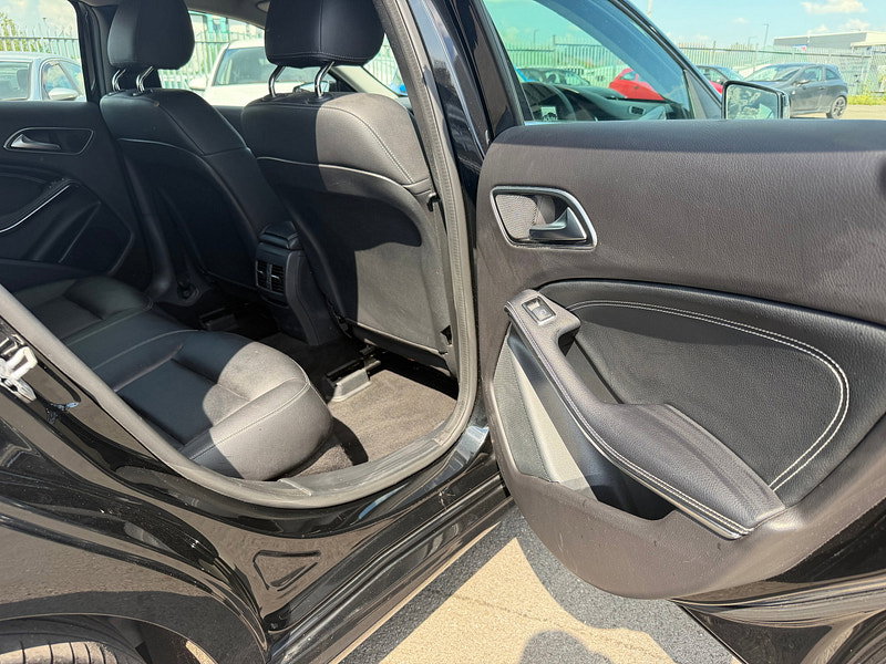 Mercedes-Benz A Class 1.5 A180d Sport (Executive) Hatchback 5dr Diesel 7G-DCT Euro 6 (s/s) (109 ps)