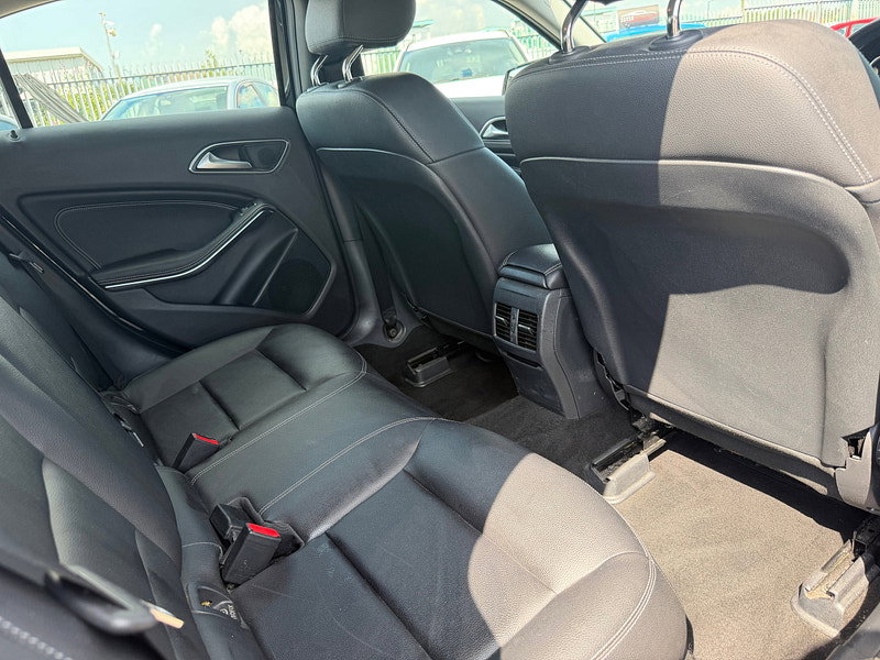 Mercedes-Benz A Class 1.5 A180d Sport (Executive) Hatchback 5dr Diesel 7G-DCT Euro 6 (s/s) (109 ps)