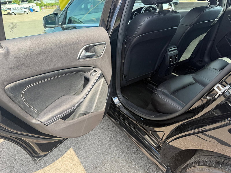 Mercedes-Benz A Class 1.5 A180d Sport (Executive) Hatchback 5dr Diesel 7G-DCT Euro 6 (s/s) (109 ps)
