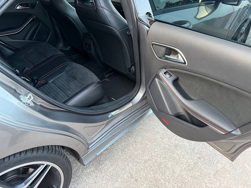 Mercedes-Benz CLA 2.1 CLA200 CDI AMG Sport Coupe 4dr Diesel 7G-DCT Euro 6 (s/s) (136 ps)