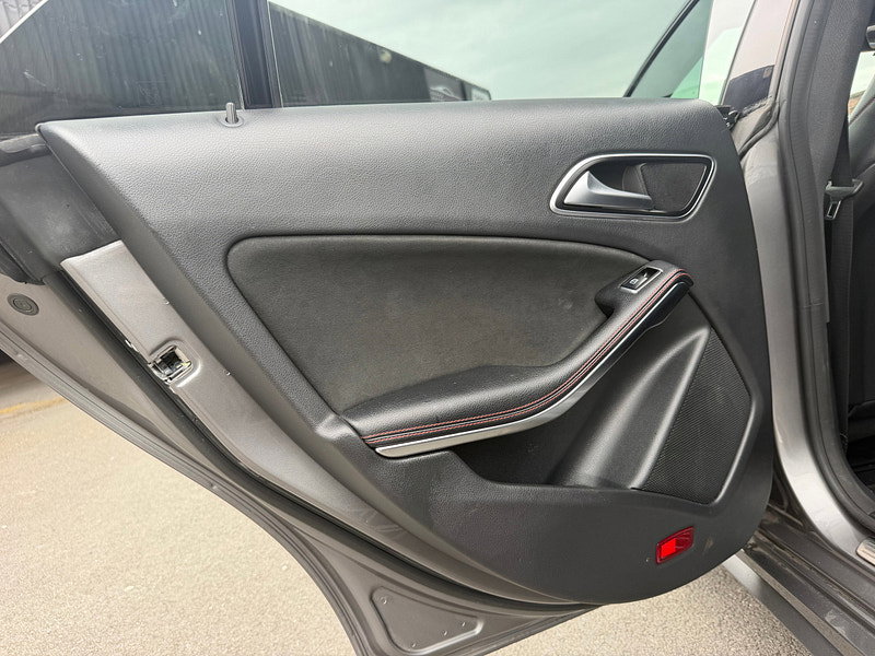 Mercedes-Benz CLA 2.1 CLA200 CDI AMG Sport Coupe 4dr Diesel 7G-DCT Euro 6 (s/s) (136 ps)