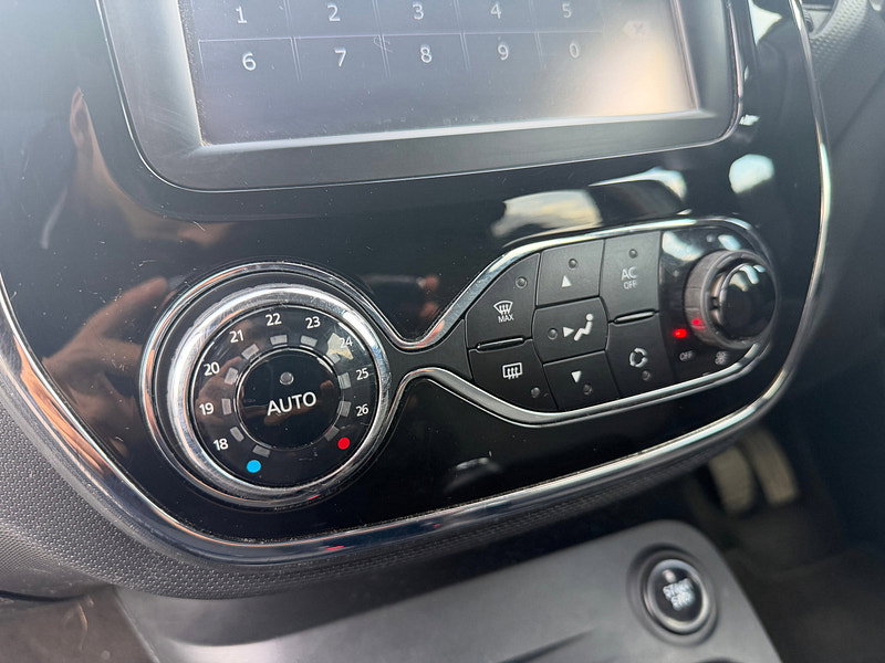 Renault Captur 1.5 dCi ENERGY Dynamique S MediaNav SUV 5dr Diesel Manual Euro 5 (s/s) (90 ps)