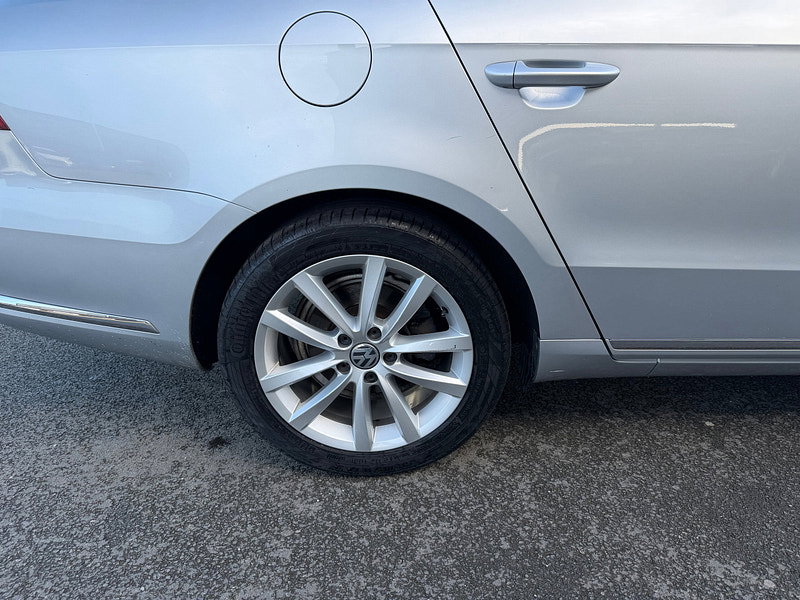 Volkswagen Passat 2.0 TDI BlueMotion Tech Executive Saloon 4dr Diesel Manual Euro 5 (s/s) (140 ps)