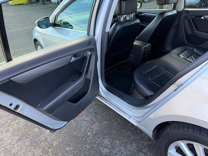 Volkswagen Passat 2.0 TDI BlueMotion Tech Executive Saloon 4dr Diesel Manual Euro 5 (s/s) (140 ps)