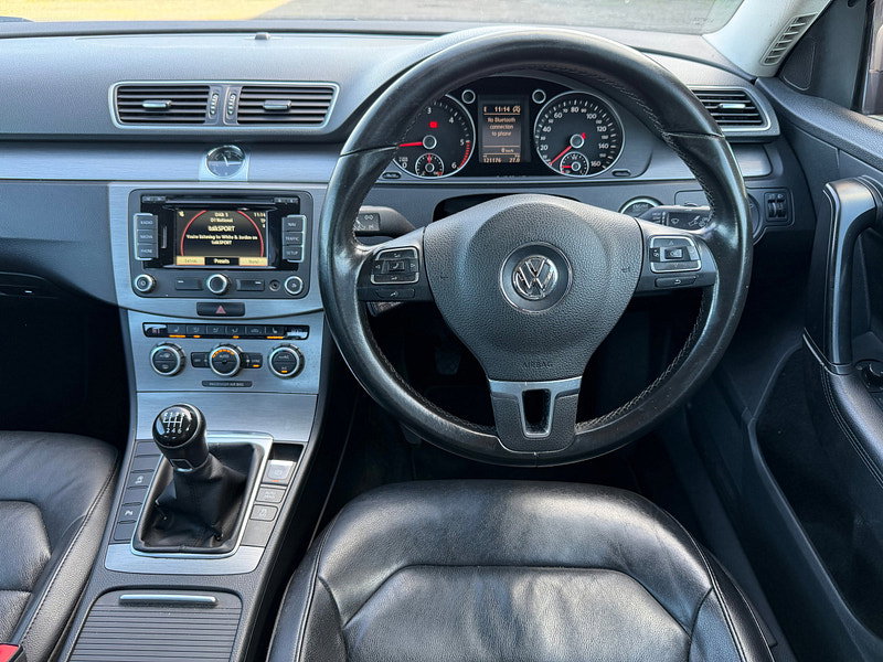 Volkswagen Passat 2.0 TDI BlueMotion Tech Executive Saloon 4dr Diesel Manual Euro 5 (s/s) (140 ps)