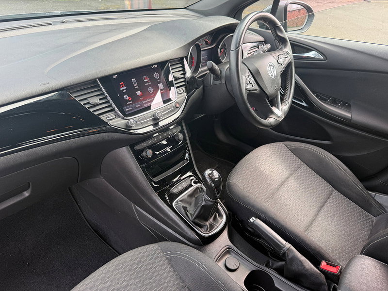 Vauxhall Astra 1.4i Turbo SRi VX Line Nav Hatchback 5dr Petrol Manual Euro 6 (150 ps)