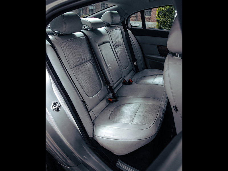 Jaguar XF 3.0d V6 Premium Luxury Saloon 4dr Diesel Auto Euro 5 (240 ps) 4dr Automatic 2026