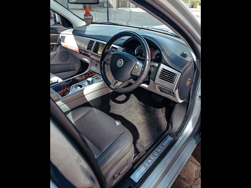 Jaguar XF 3.0d V6 Premium Luxury Saloon 4dr Diesel Auto Euro 5 (240 ps) 4dr Automatic 2026