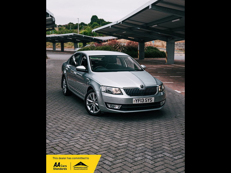 Skoda Octavia 1.6 TDI Elegance Hatchback 5dr Diesel DSG Euro 5 (s/s) (105 ps) 5dr Automatic 2026