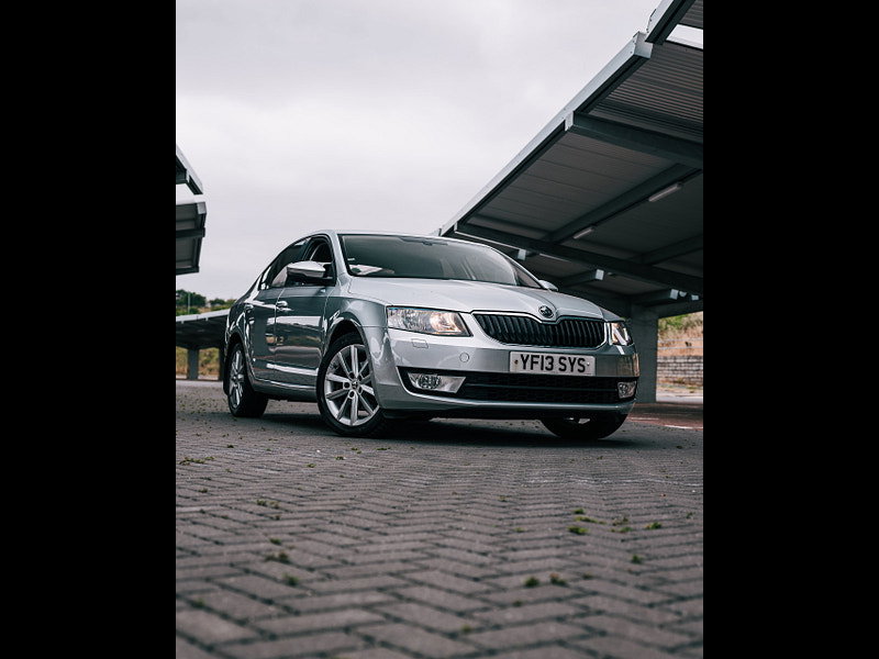 Skoda Octavia 1.6 TDI Elegance Hatchback 5dr Diesel DSG Euro 5 (s/s) (105 ps) 5dr Automatic 2026