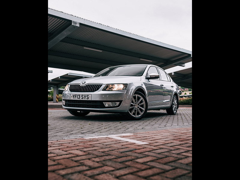 Skoda Octavia 1.6 TDI Elegance Hatchback 5dr Diesel DSG Euro 5 (s/s) (105 ps) 5dr Automatic 2026