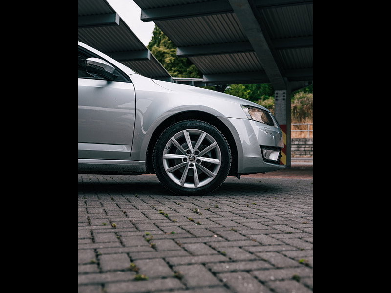 Skoda Octavia 1.6 TDI Elegance Hatchback 5dr Diesel DSG Euro 5 (s/s) (105 ps) 5dr Automatic 2026