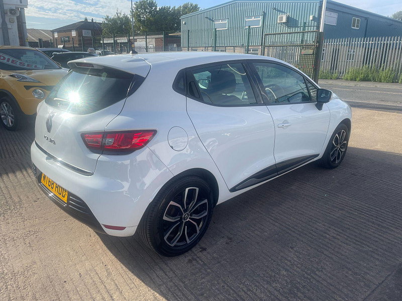 Renault Clio 0.9 TCe Play Euro 6 (s/s) 5dr 5dr Manual 2026
