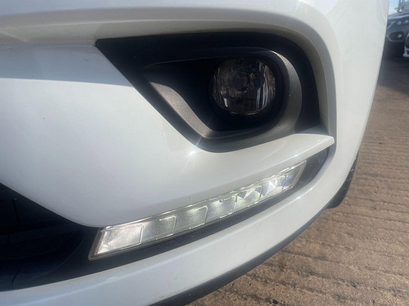 Renault Clio 0.9 TCe Play Euro 6 (s/s) 5dr 5dr Manual 2026