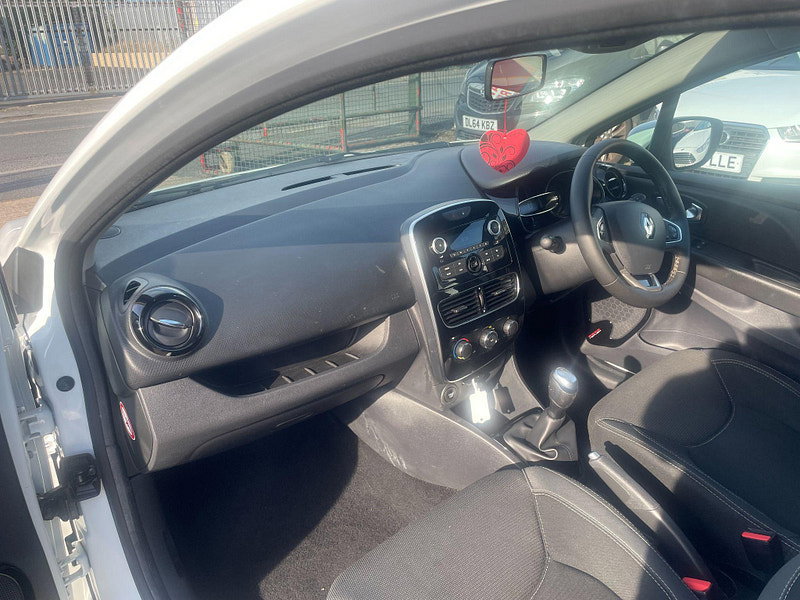 Renault Clio 0.9 TCe Play Euro 6 (s/s) 5dr 5dr Manual 2026