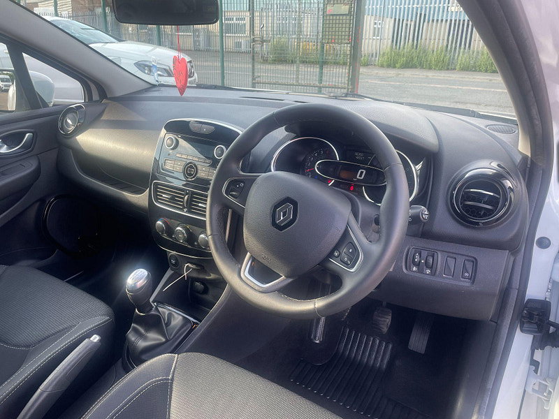 Renault Clio 0.9 TCe Play Euro 6 (s/s) 5dr 5dr Manual 2026