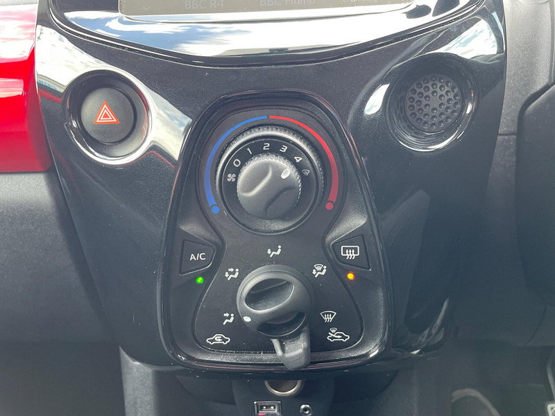Toyota Aygo 1.0 VVT-i x-pression x-shift Euro 6 5dr 5dr Automatic 2026