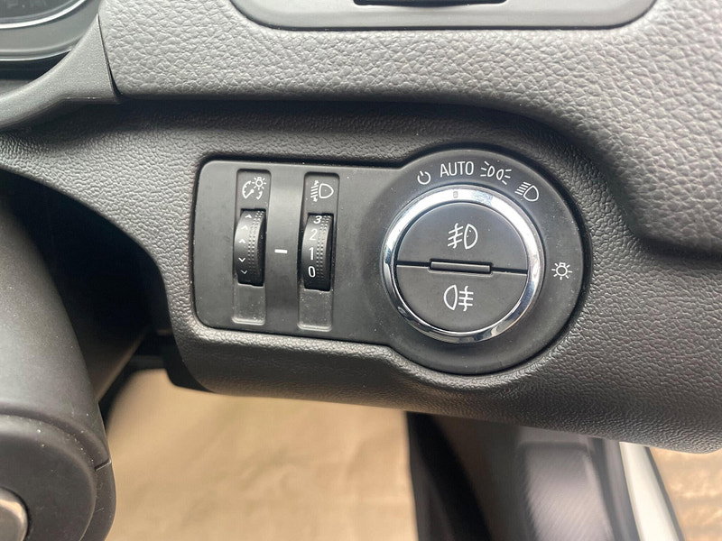 Vauxhall Insignia 1.6 CDTi SRi Nav Euro 6 (s/s) 5dr 5dr Manual 2026