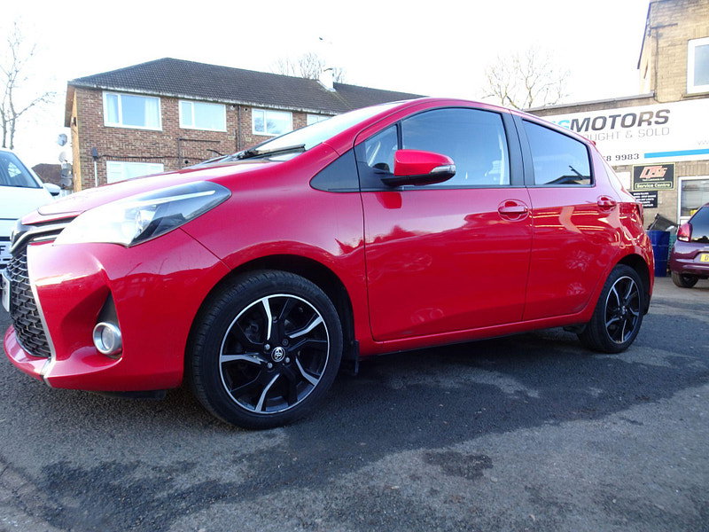 Toyota Yaris 1.33 Dual VVT-i Design Euro 6 5dr 5dr Manual 2026