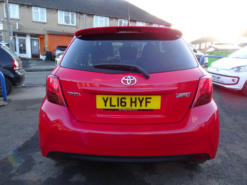 Toyota Yaris 1.33 Dual VVT-i Design Euro 6 5dr 5dr Manual 2026