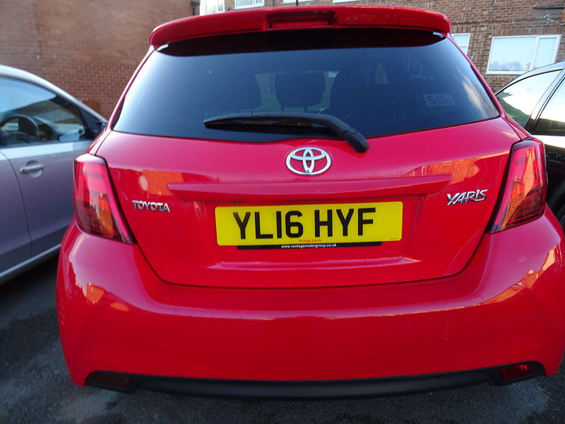 Toyota Yaris 1.33 Dual VVT-i Design Euro 6 5dr 5dr Manual 2026