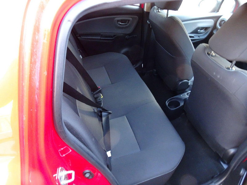 Toyota Yaris 1.33 Dual VVT-i Design Euro 6 5dr 5dr Manual 2026