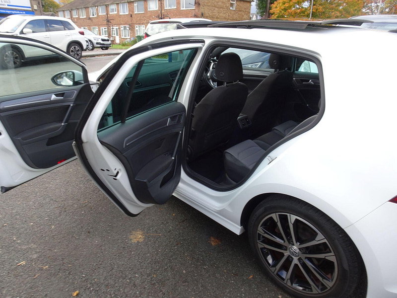 Volkswagen Golf 2.0 TDI BlueMotion Tech R-Line DSG Euro 6 (s/s) 5dr 5dr Automatic 2026