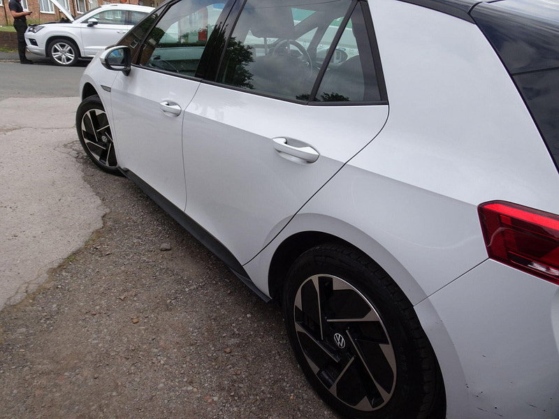 Volkswagen ID.3 Pure Performance 45kWh Life Auto 5dr 5dr Automatic 2026