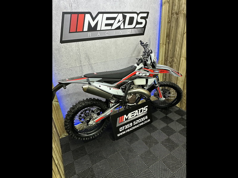 GPX Moto TSE 300R 2027 300 L 0dr 2026