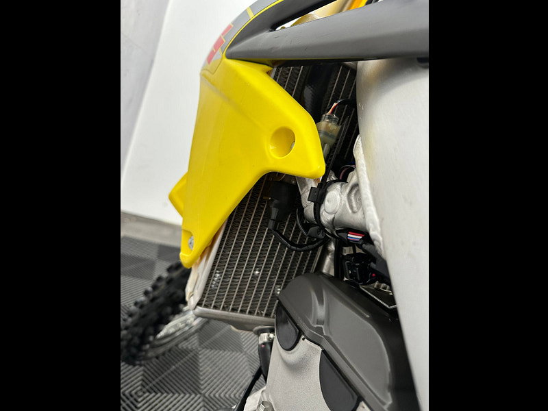 Suzuki RM-Z250 2017 LIKE NEW !!! 0dr  2026