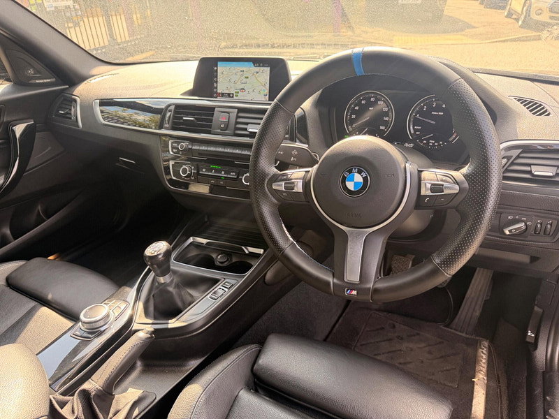 BMW 1 Series 1.5 118i M Sport Shadow Edition Euro 6 (s/s) 5dr 5dr Manual 2026