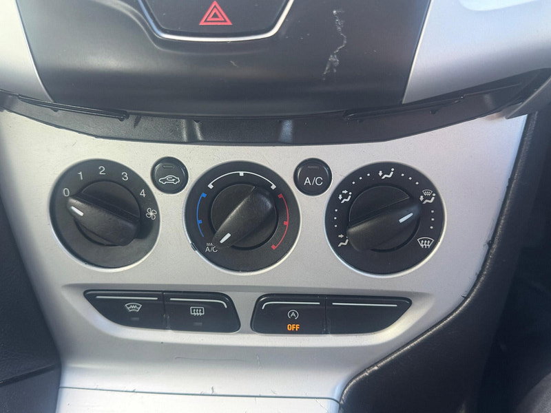 Ford Focus 1.0T EcoBoost Zetec Euro 5 (s/s) 5dr 5dr Manual 2026