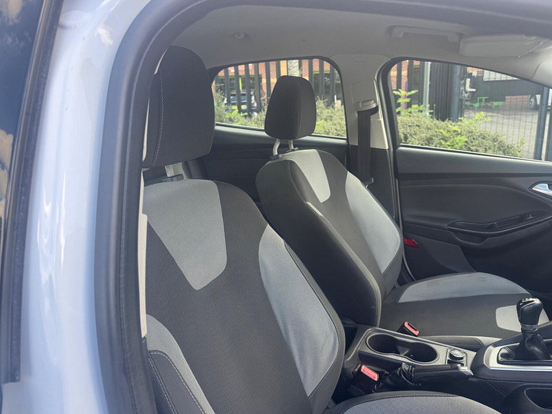 Ford Focus 1.0T EcoBoost Zetec Euro 5 (s/s) 5dr 5dr Manual 2026
