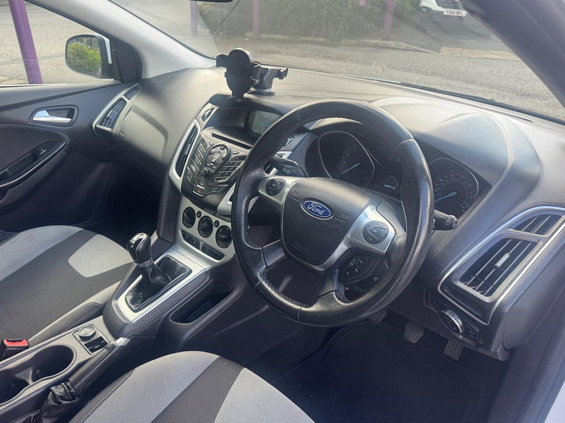 Ford Focus 1.0T EcoBoost Zetec Euro 5 (s/s) 5dr 5dr Manual 2026