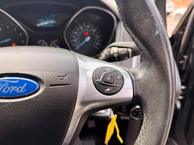 Ford Focus 1.0T EcoBoost Zetec Euro 5 (s/s) 5dr 5dr Manual 2026