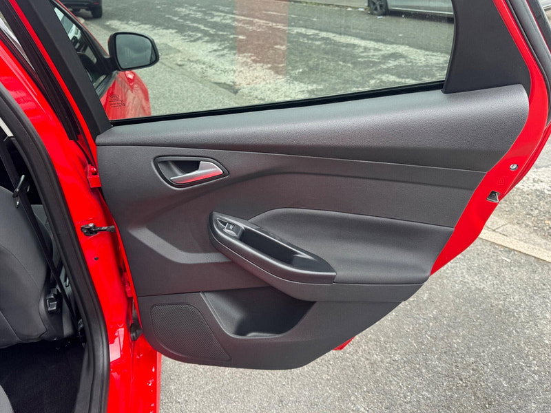 Ford Focus 1.5T EcoBoost Zetec S Red Edition Euro 6 (s/s) 5dr 5dr Manual 2026
