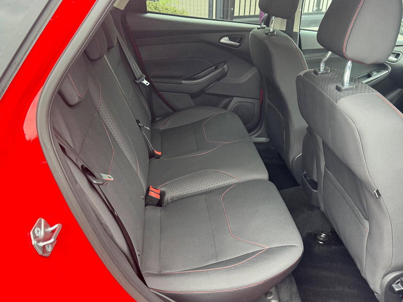 Ford Focus 1.5T EcoBoost Zetec S Red Edition Euro 6 (s/s) 5dr 5dr Manual 2026