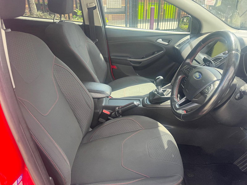 Ford Focus 1.5T EcoBoost Zetec S Red Edition Euro 6 (s/s) 5dr 5dr Manual 2026