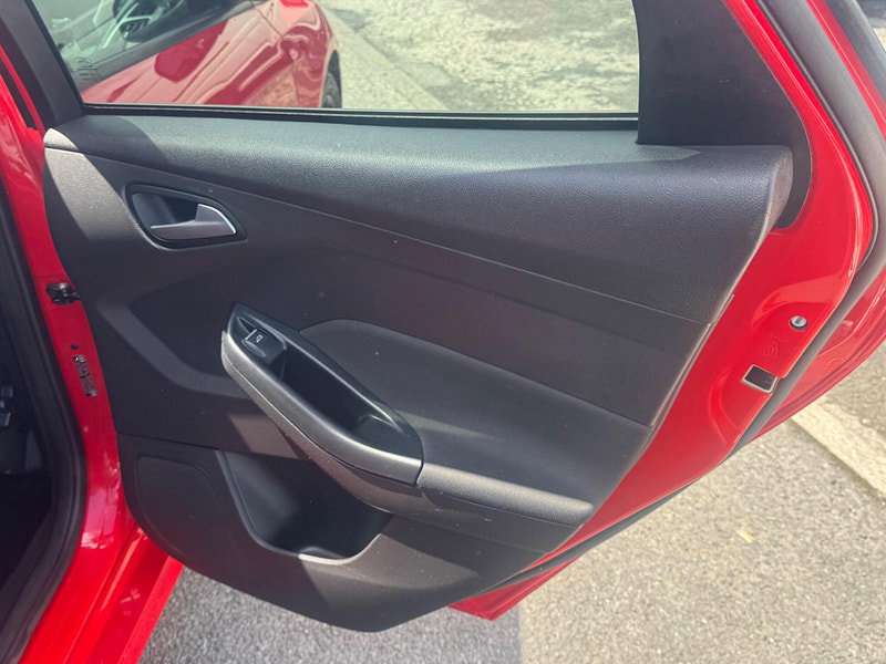 Ford Focus 1.5T EcoBoost Zetec S Red Edition Euro 6 (s/s) 5dr 5dr Manual 2026