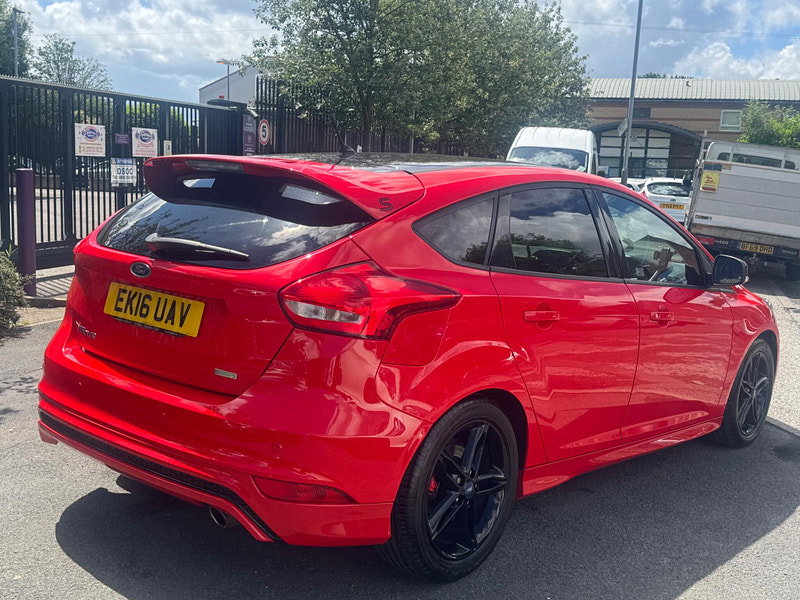 Ford Focus 1.5T EcoBoost Zetec S Red Edition Euro 6 (s/s) 5dr 5dr Manual 2026